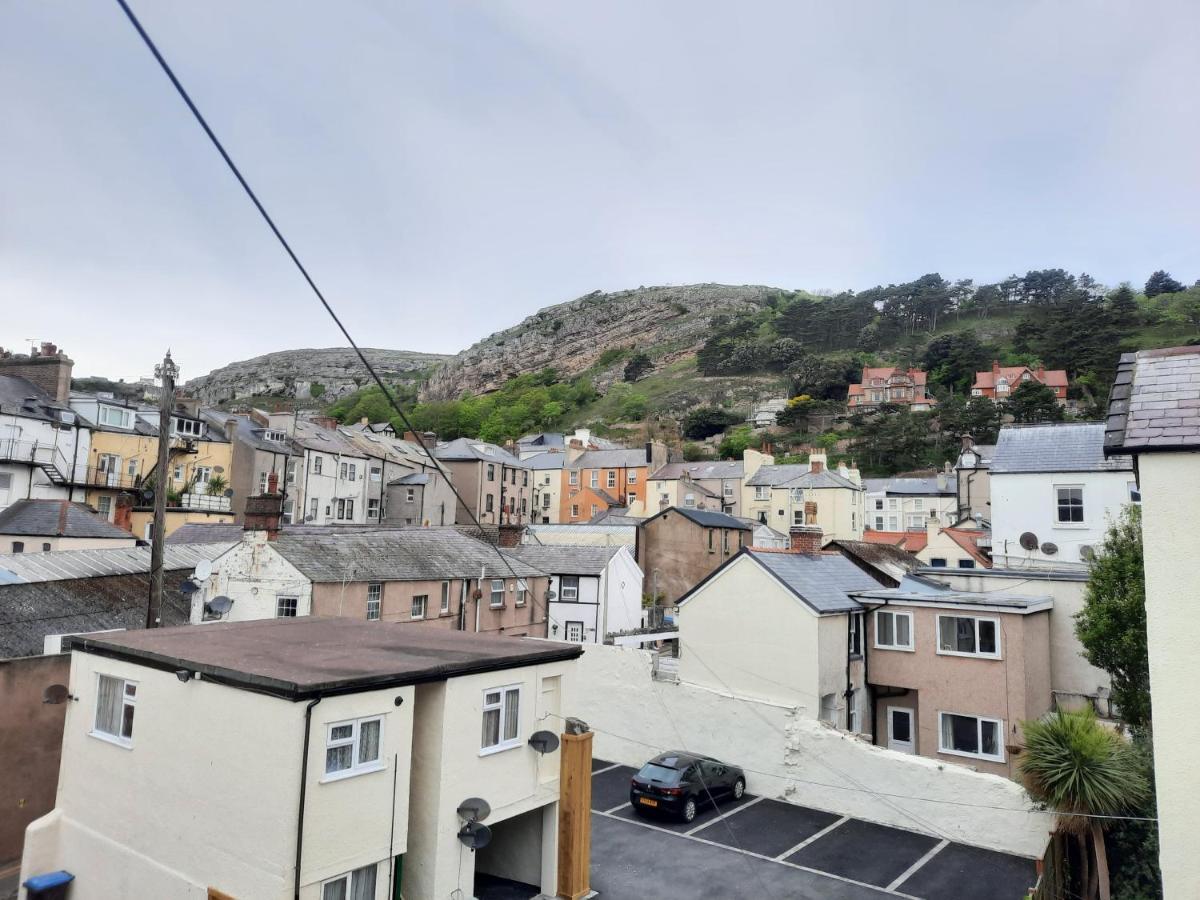 Hen Dy Bed & Breakfast Llandudno Exterior photo