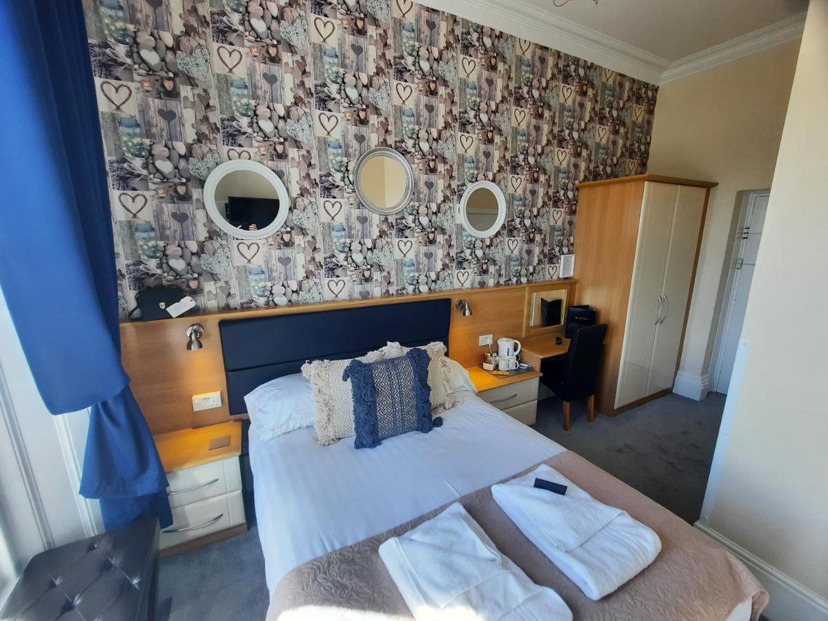 Hen Dy Bed & Breakfast Llandudno Exterior photo