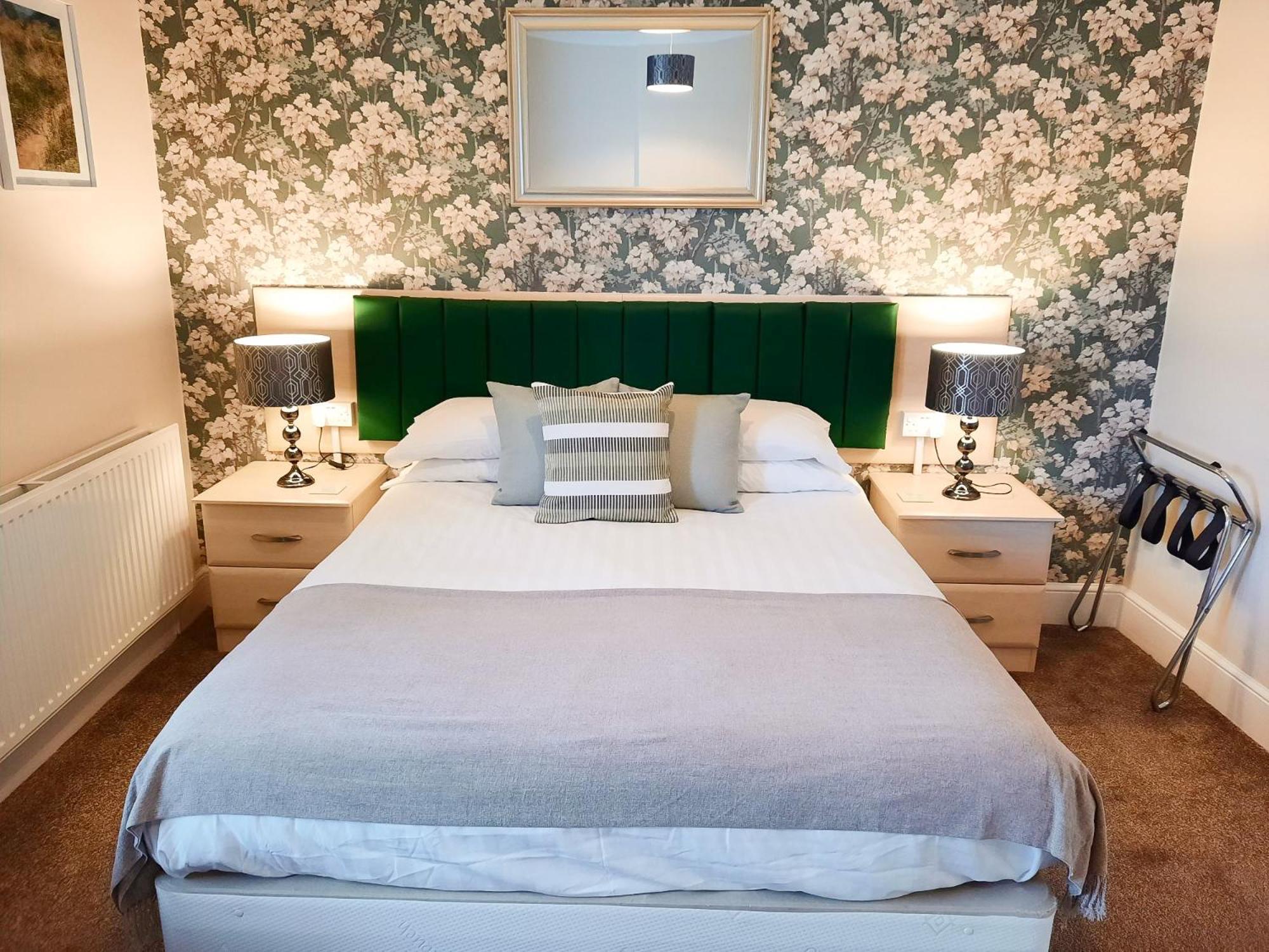 Hen Dy Bed & Breakfast Llandudno Exterior photo