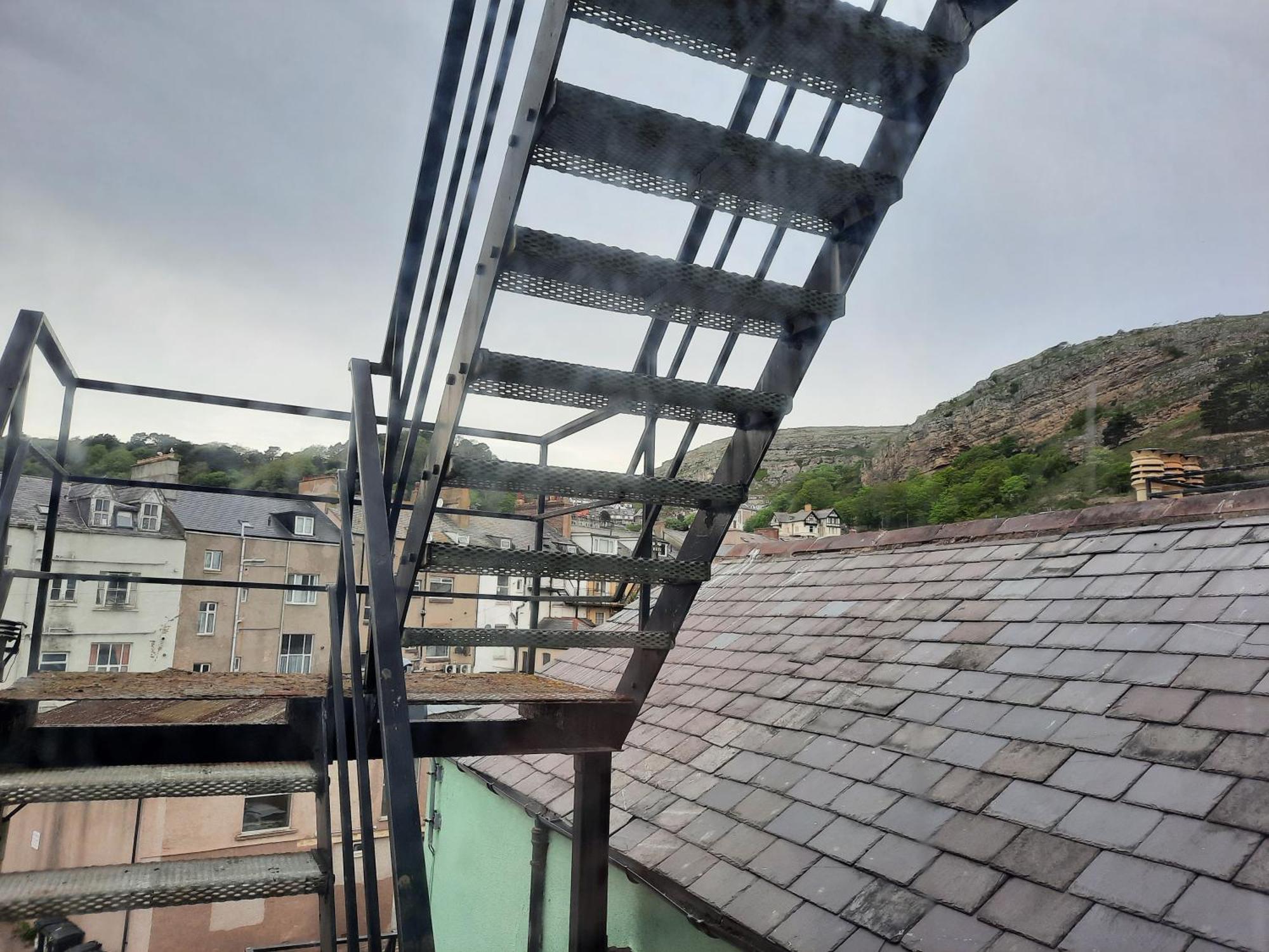 Hen Dy Bed & Breakfast Llandudno Exterior photo