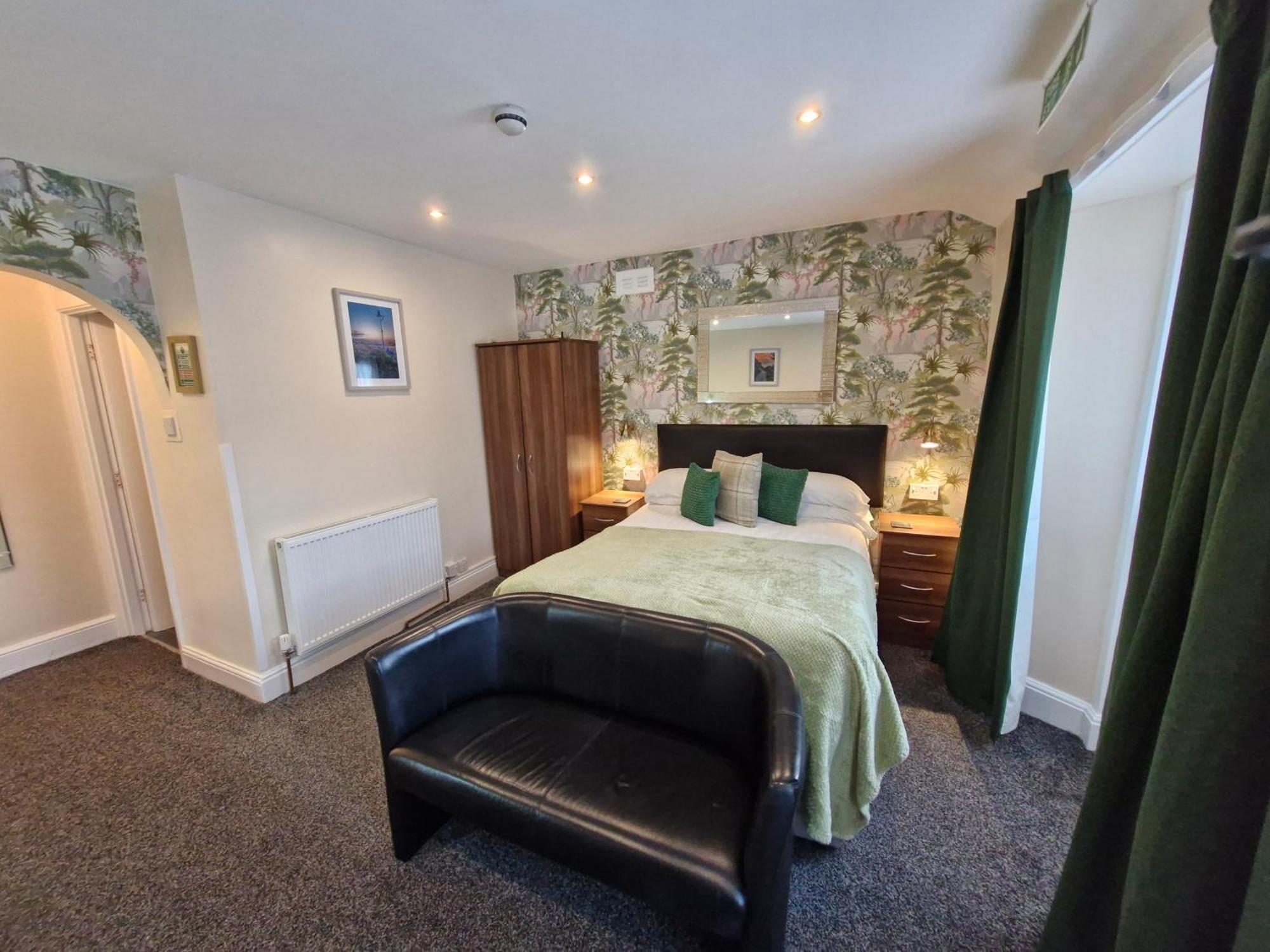 Hen Dy Bed & Breakfast Llandudno Exterior photo