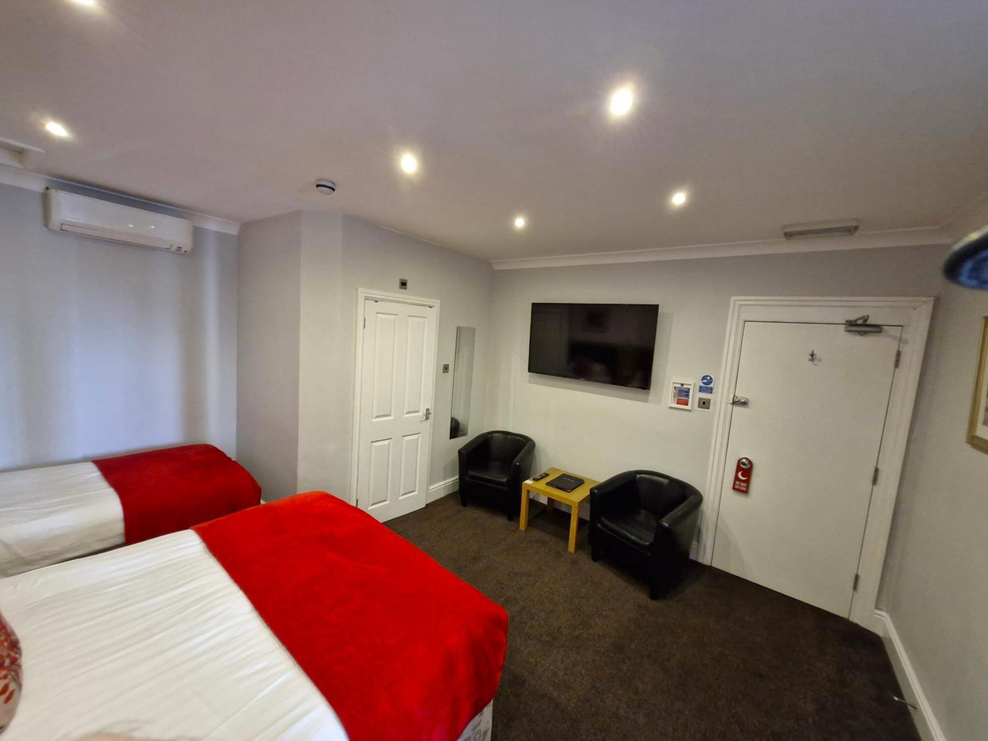 Hen Dy Bed & Breakfast Llandudno Exterior photo
