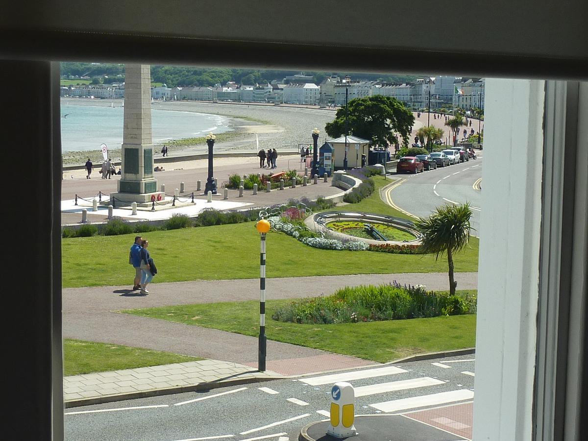 Hen Dy Bed & Breakfast Llandudno Exterior photo