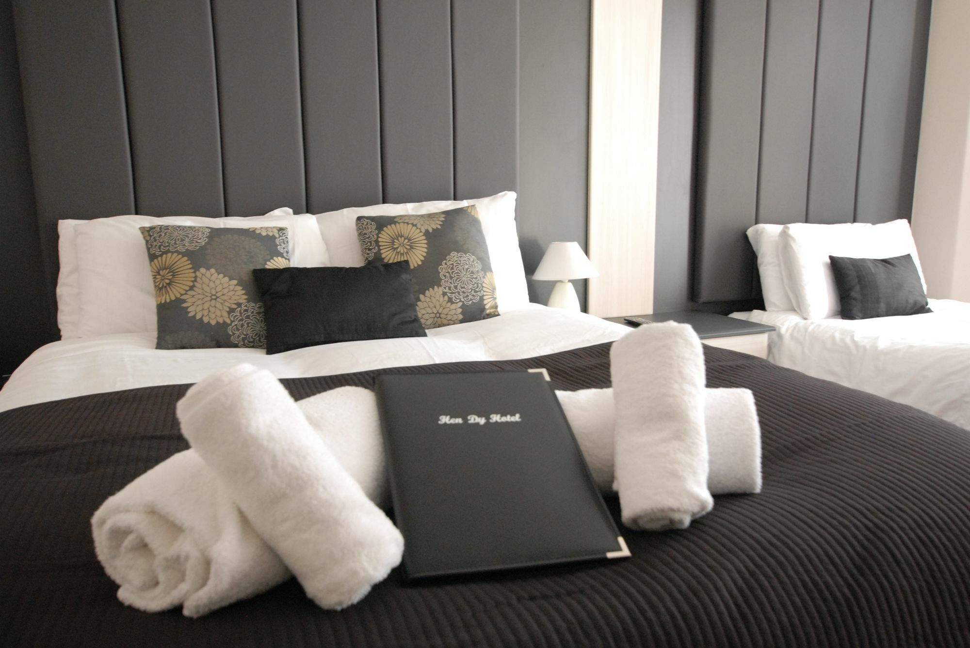 Hen Dy Bed & Breakfast Llandudno Exterior photo